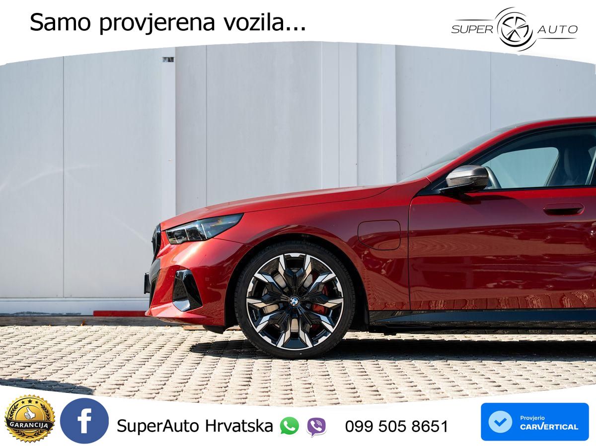 BMW 550e (489 KS) xDrive Steptronic ACC+HEAD+4xGR SJED+360+PANO