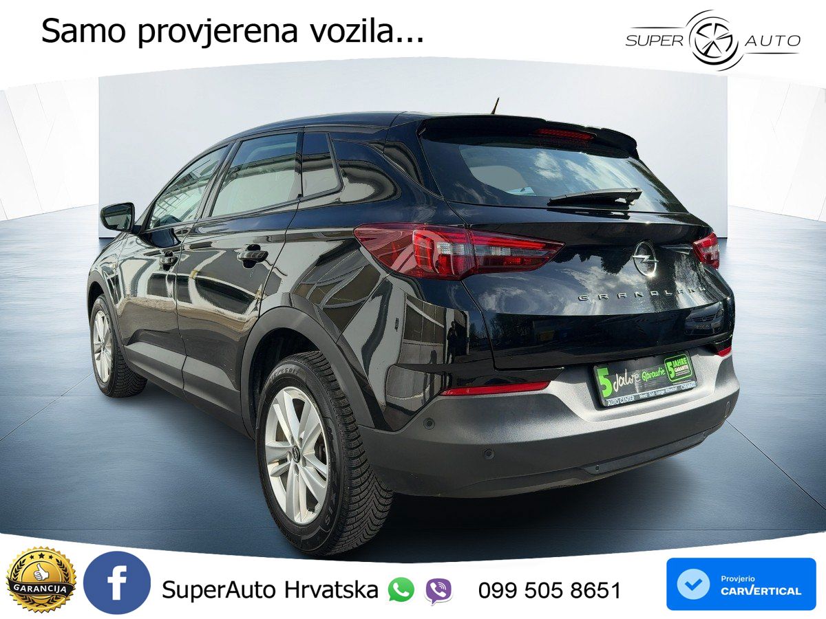 Opel Grandland 1.2i Turbo (130 KS)