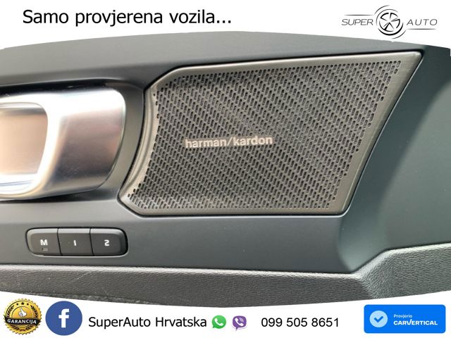 Volvo XC40 2.0 B4 AWD 197 KS Automatic ACC+GR SJED+360+PANO