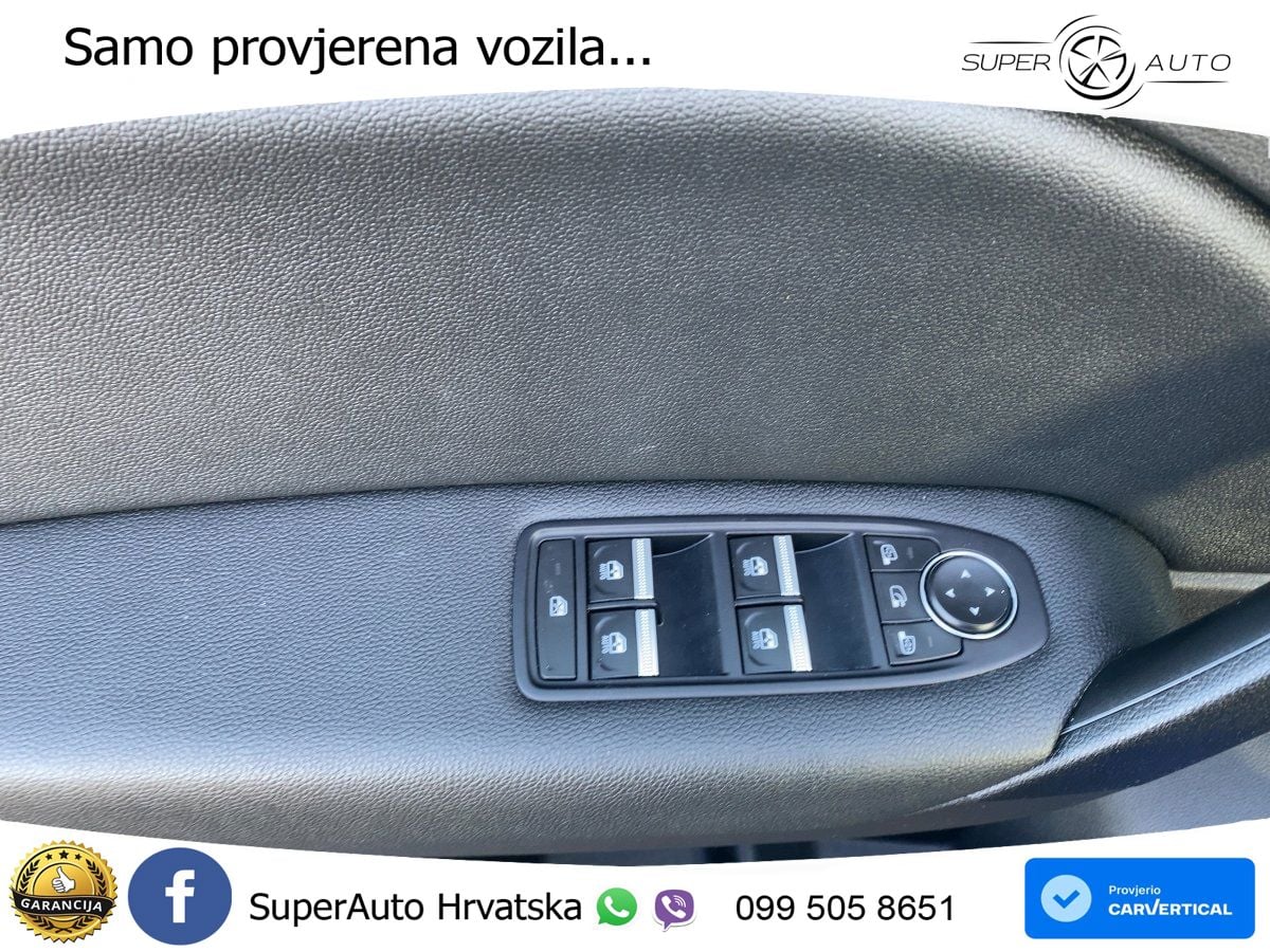 Renault Captur 1.3 TCe (140 KS) Intens LED+GR SJED+ACC