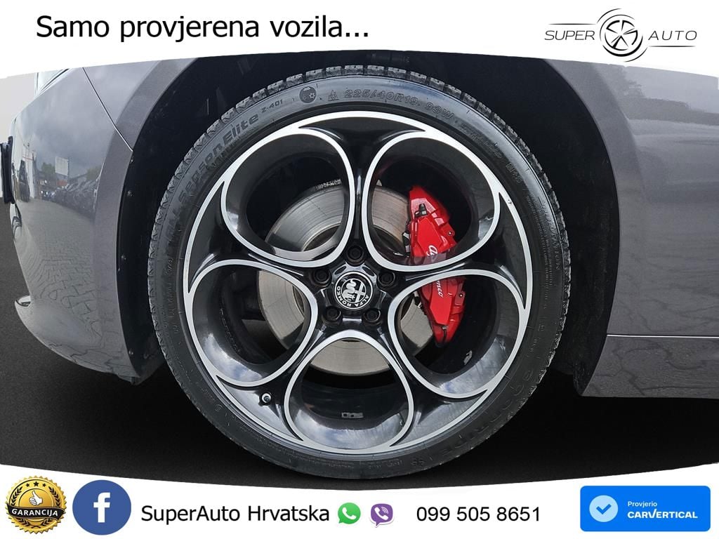 Alfa Romeo Giulia 2.0 Turbo (280 KS) Q4 Automatic LED+GR SJED+ACC