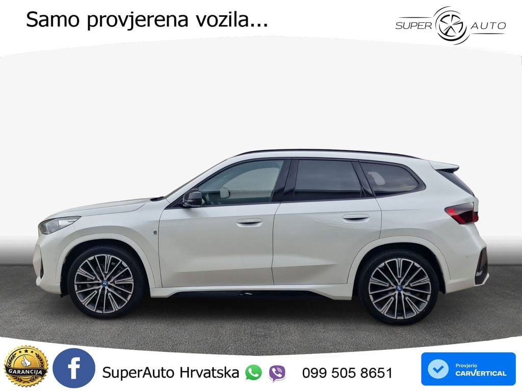 BMW iX1 68 kWh (313 KS) xDrive30 LED+GR SJED+ACC