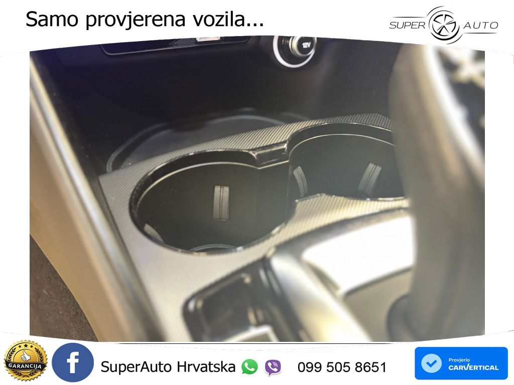 Alfa Romeo Giulia 2.0 Turbo (280 KS) Q4 Automatic LED+ACC