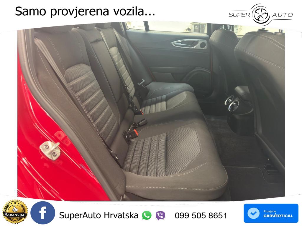 Alfa Romeo Giulia 2.0 Turbo (280 KS) Q4 Automatic LED+ACC