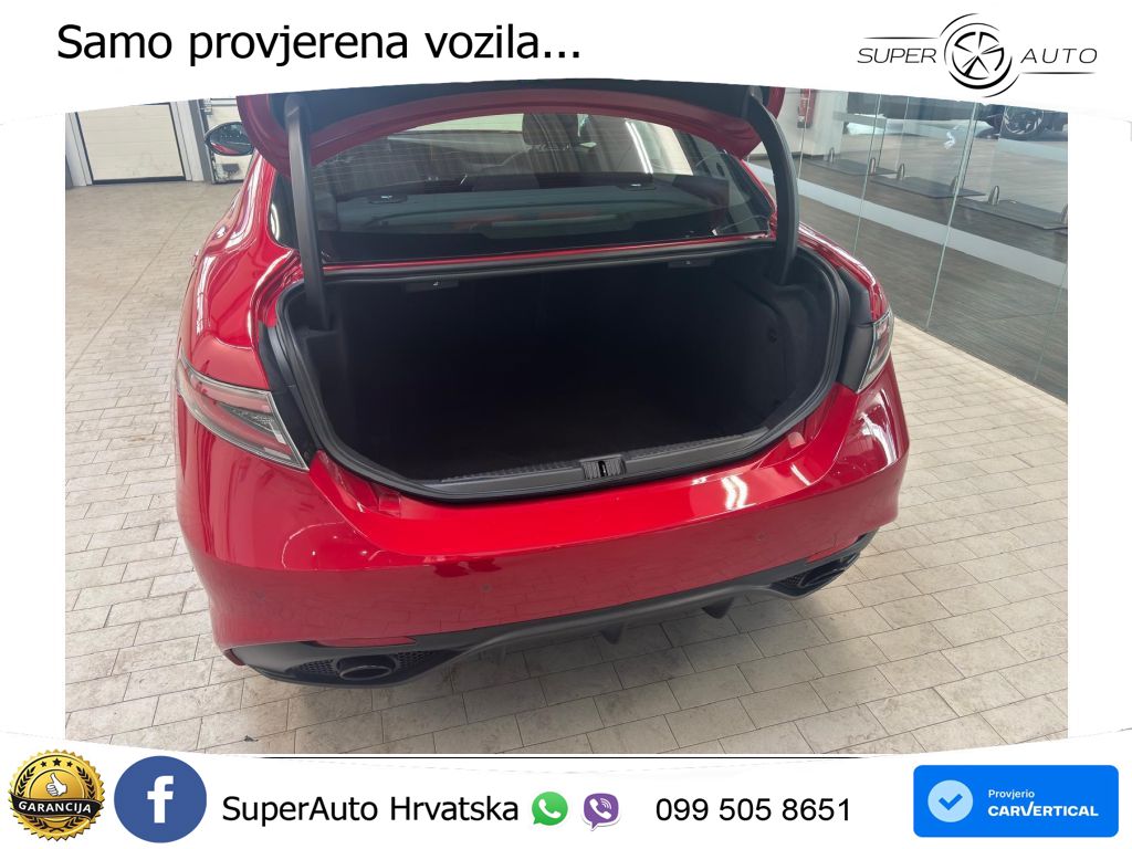 Alfa Romeo Giulia 2.0 Turbo (280 KS) Q4 Automatic LED+ACC