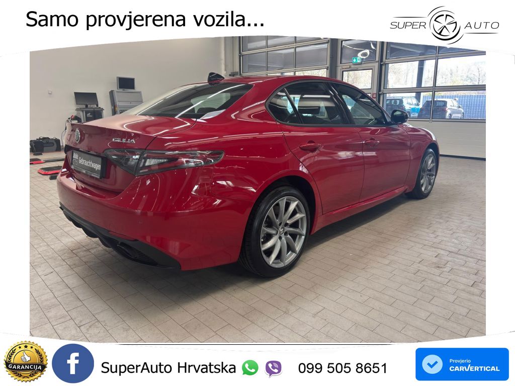 Alfa Romeo Giulia 2.0 Turbo (280 KS) Q4 Automatic LED+ACC