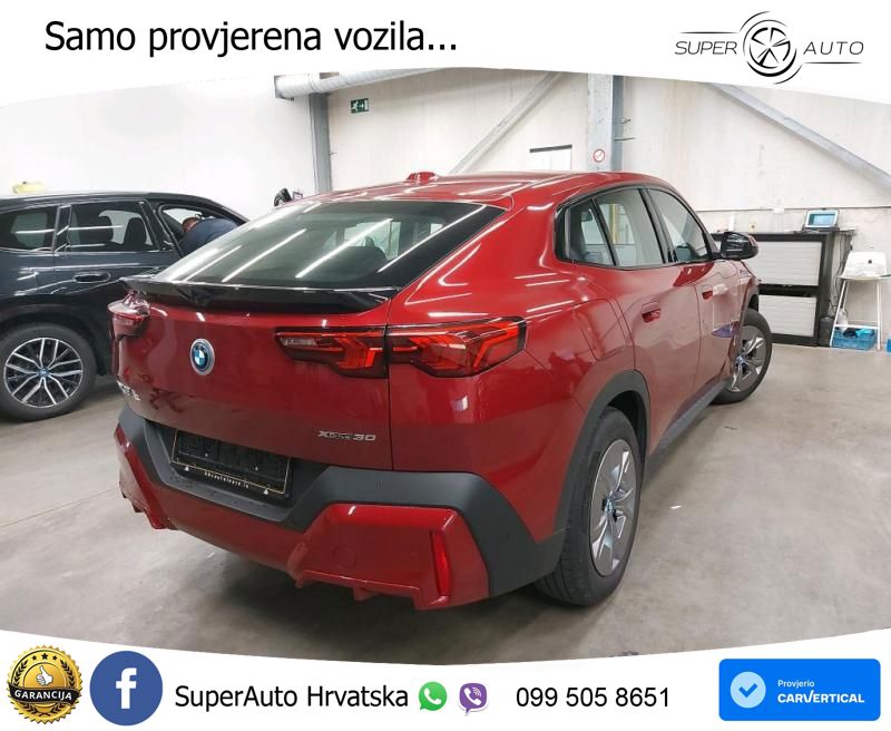 BMW iX2 66.5 kWh (313 KS) xDrive30