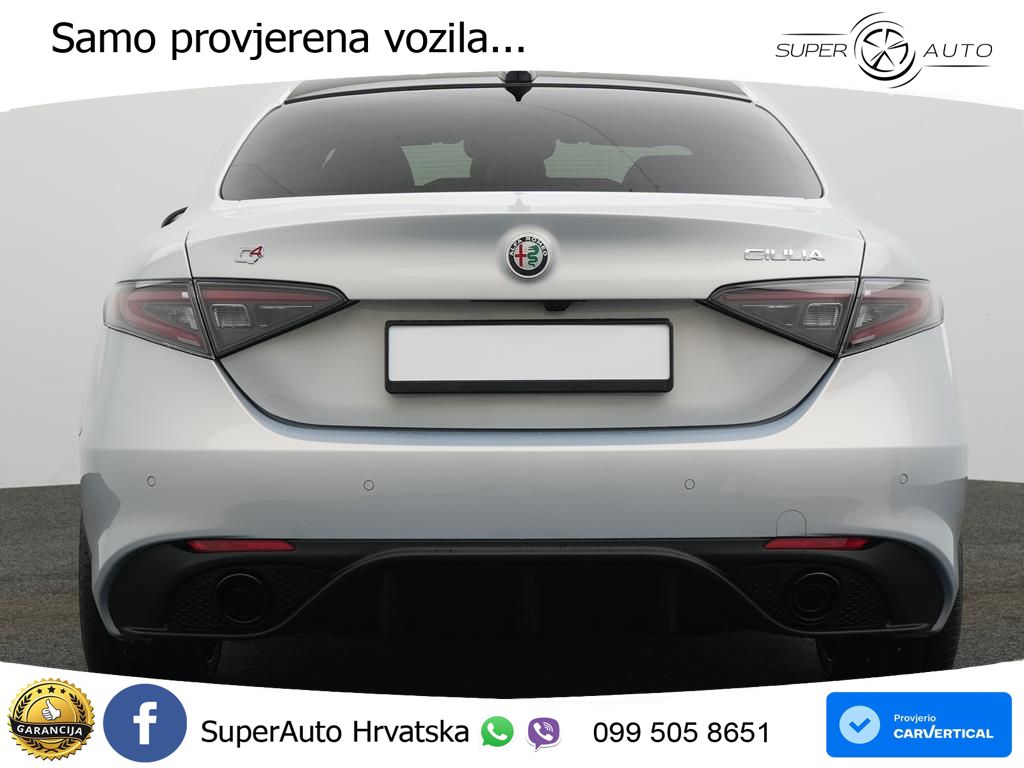 Alfa Romeo Giulia 2.0 Turbo (280 KS) Q4 Automatic LED+GR SJED+ACC