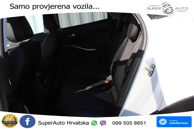 Opel Grandland 1.2i Turbo (130 KS)