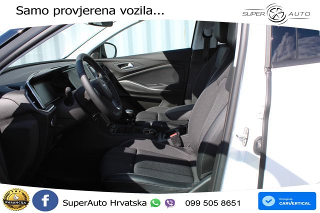 Opel Grandland 1.2i Turbo (130 KS)