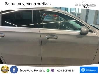 Mercedes-Benz A 250e 8G-DCT AMG