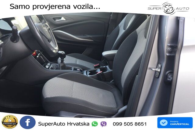 Opel Grandland 1.2i Turbo (130 KS) LED+GR SJED+ACC