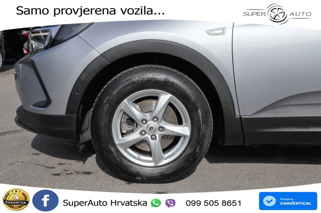 Opel Grandland 1.2i Turbo (130 KS) LED+GR SJED+ACC