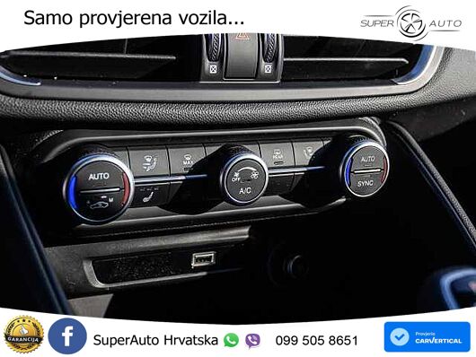 Alfa Romeo Giulia 2.0 Turbo (280 KS) Q4 Automatic LED+GR SJED+ACC