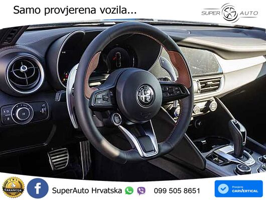 Alfa Romeo Giulia 2.0 Turbo (280 KS) Q4 Automatic LED+GR SJED+ACC