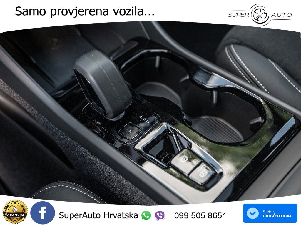 Volvo XC40 2.0 B4 AWD 197 KS Automatic ACC+GR SJED+360+PANO