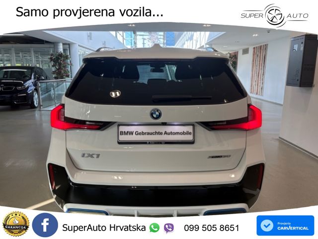 BMW iX1 68 kWh (313 KS) xDrive30