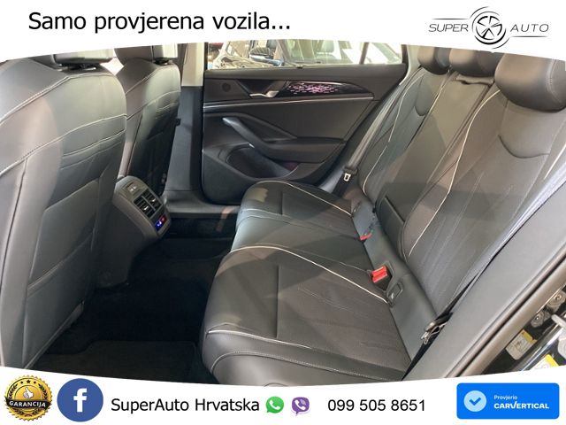 Volkswagen Passat Variant 1.5 TSI (204 KS) eHybrid DSG Elegance LED+GR SJED+ACC