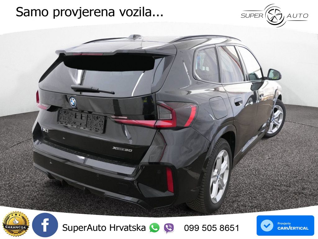 BMW iX1 68 kWh (313 KS) xDrive30 M Sport ACC+HEAD+GR SJED+360+PANO