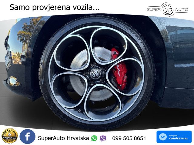 Alfa Romeo Giulia 2.0 Turbo (280 KS) Q4 Automatic LED+GR SJED+ACC