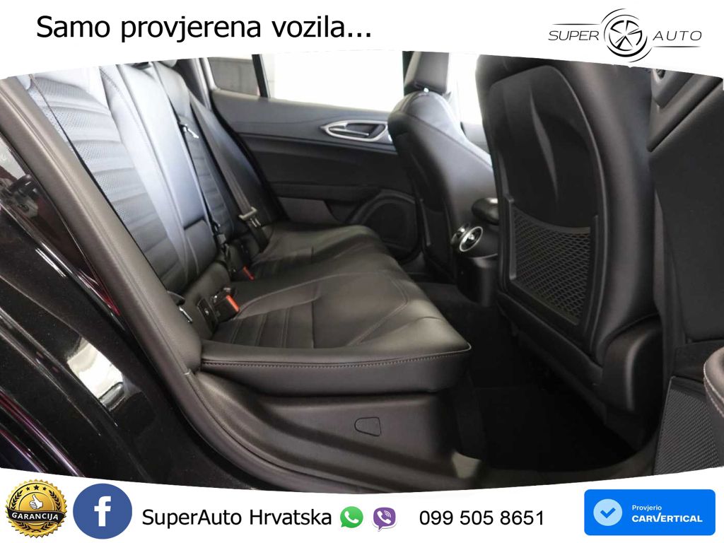 Alfa Romeo Giulia 2.0 Turbo (280 KS) Q4 Automatic LED+GR SJED+ACC