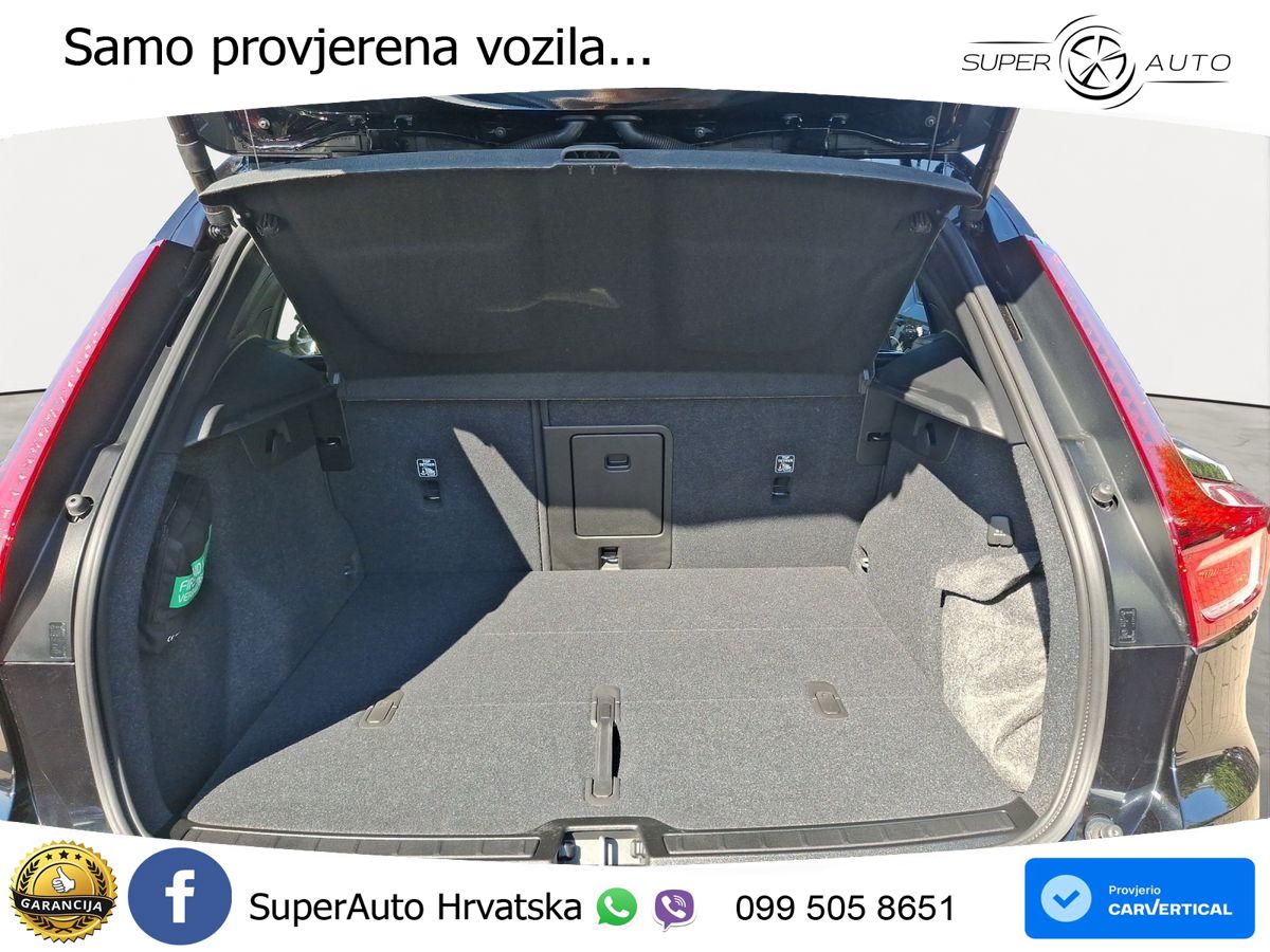 Volvo XC40 2.0 B3 163 KS Automatic ACC+GR SJED+360+PANO