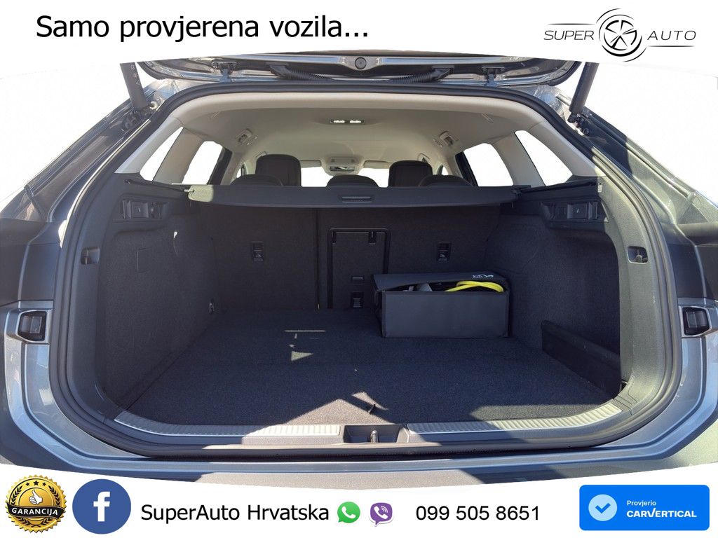 Volkswagen Passat Variant 1.5 TSI (272 KS) eHybrid DSG Elegance LED+GR SJED+ACC
