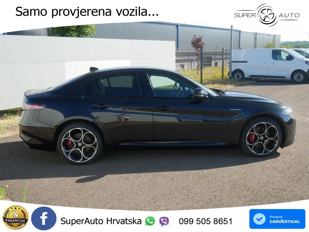 Alfa Romeo Giulia 2.0 Turbo (280 KS) Q4 Automatic LED+GR SJED+ACC